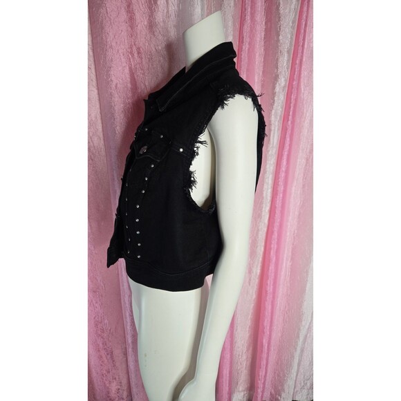 Torrid Studded Black Denim Button-Up Goth Biker Cropped Jean Vest Size 2X Plus - Picture 4 of 8